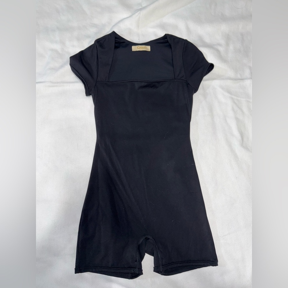 Sporty black romper
